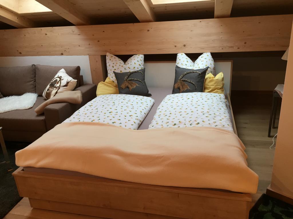 Ferienwohnung Ostermair Apartment Gudiberg جارمش بارتنكيرشن الغرفة الصورة
