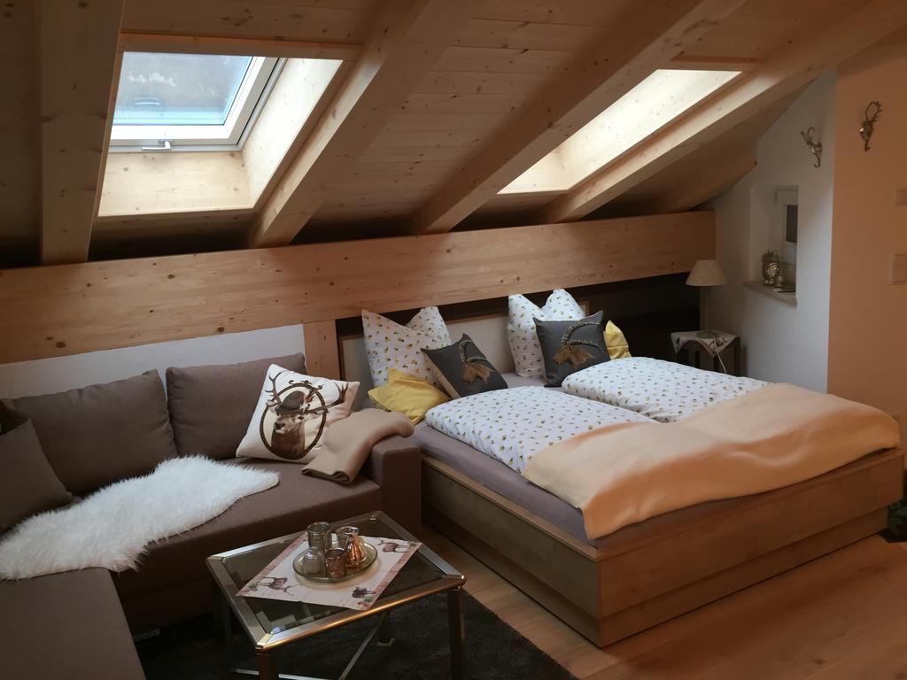 Ferienwohnung Ostermair Apartment Gudiberg جارمش بارتنكيرشن المظهر الخارجي الصورة